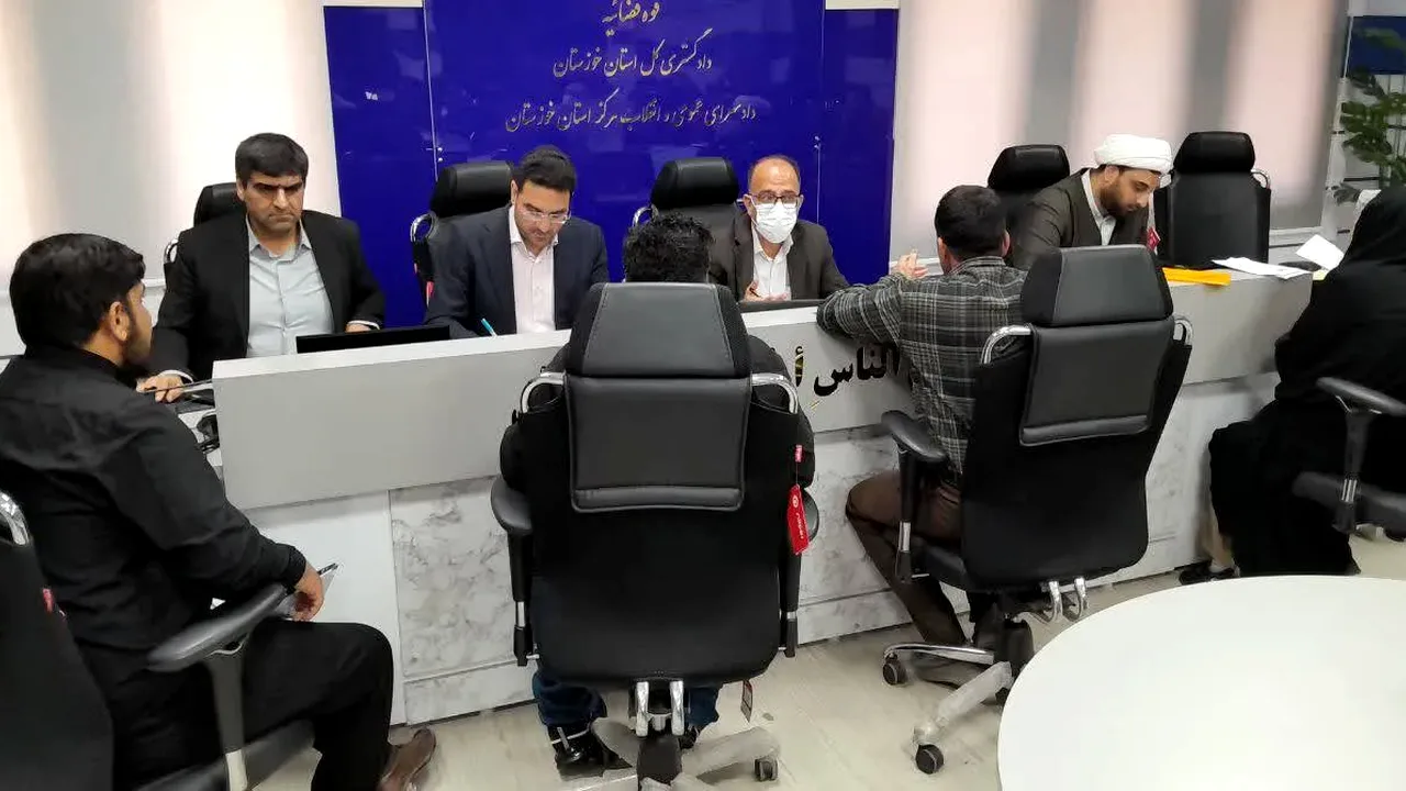 دیدار مردمی دادستان خوزستان؛ بررسی درخواستهای ۵۰ نفر