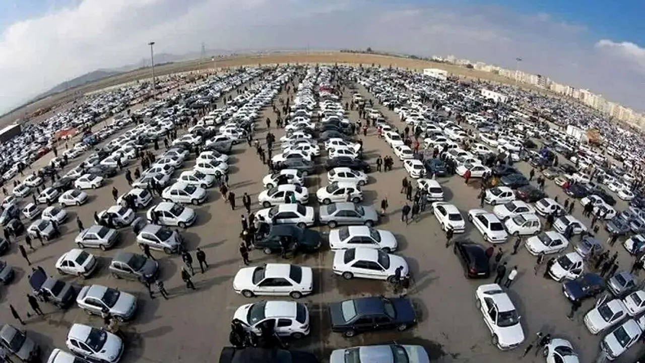 رکود معاملات خودرو؛ کاهش قیمت محصولات یک شرکت