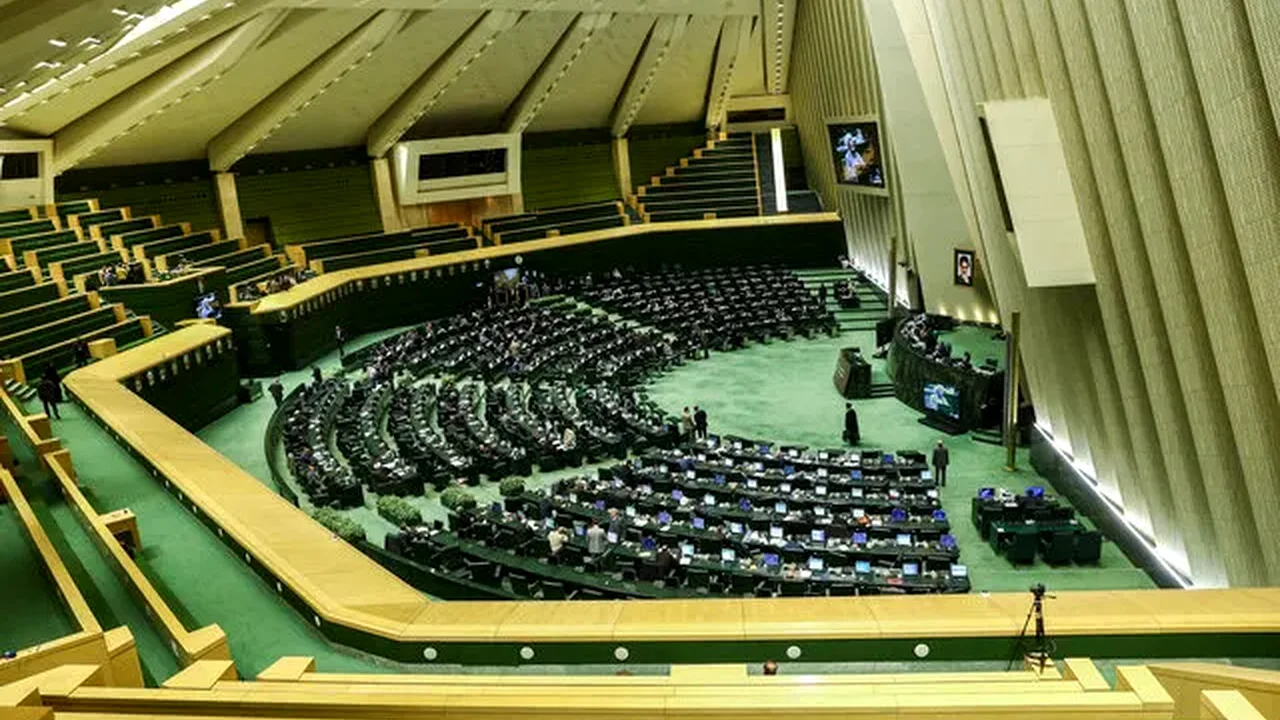 ترامپ و بازی تبلیغاتی جنگ با ایران؛ روایت یک نماینده مجلس