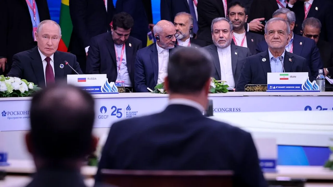 همکاری گازی ایران در مسکو؛ تأکید پزشکیان بر ثبات انرژی