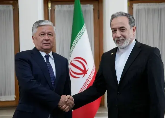 دیدار معاون وزیر امور خارجه ازبکستان با محمدجواد ظریف