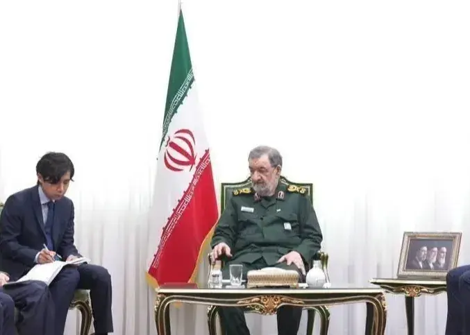 محسن رضایی: پایان جنگ آمریکا ضروری است