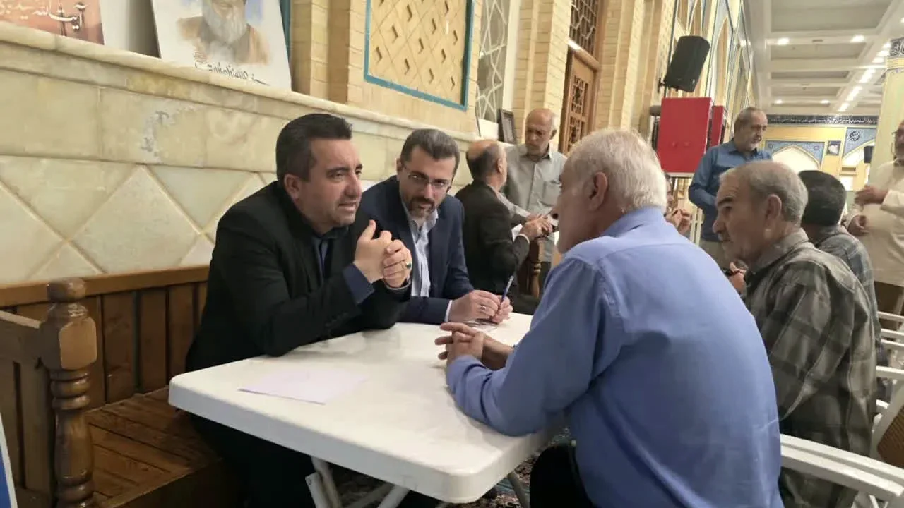 میز خدمتی که در مسجد قزوین همه را شگفتزده کرد؛ رئیس سازمان ثبت چه گفت؟