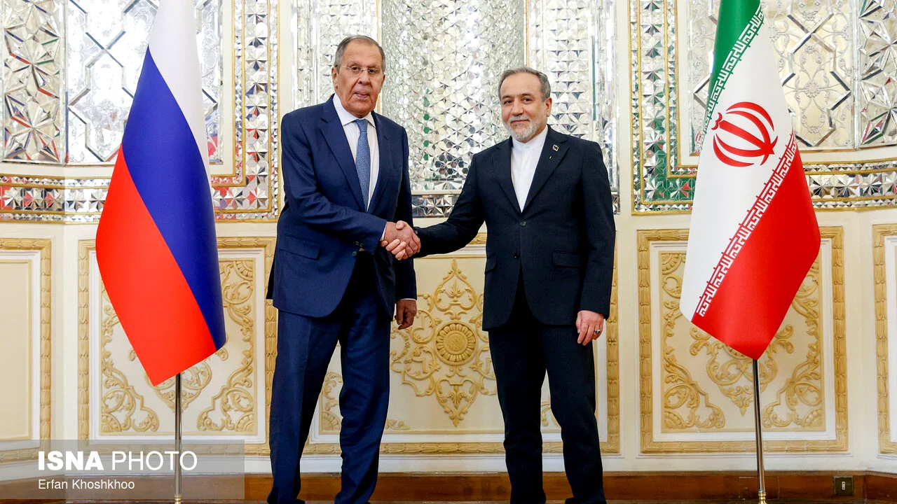 دیدار پشت درهای بسته وزرای خارجه ایران و روسیه؛ چه موضوعی روی میز است که رسانهها از آن بیخبرند؟