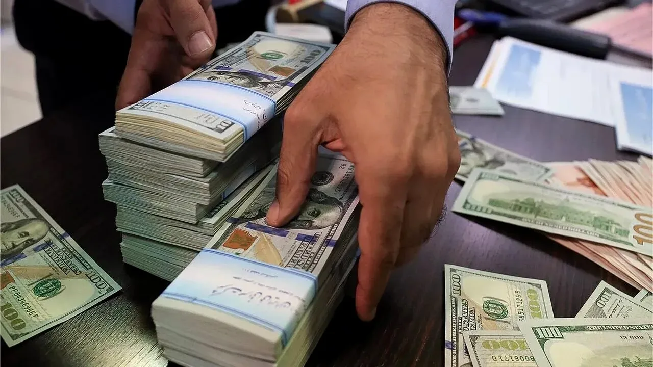 کاهش یکهزار تومانی دلار با عرضه ارز بانک مرکزی