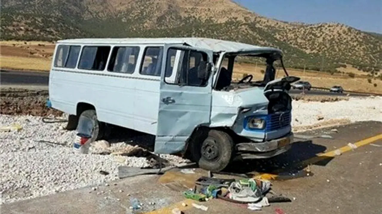 تصادف مرگبار سرویس مدرسه در یزد؛ یک کشته و ۱۲ زخمی
