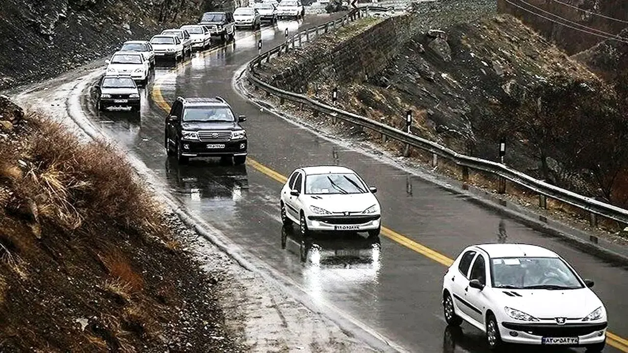 ترافیک نیمهسنگین ورودی تهران و بارش باران در پنج استان