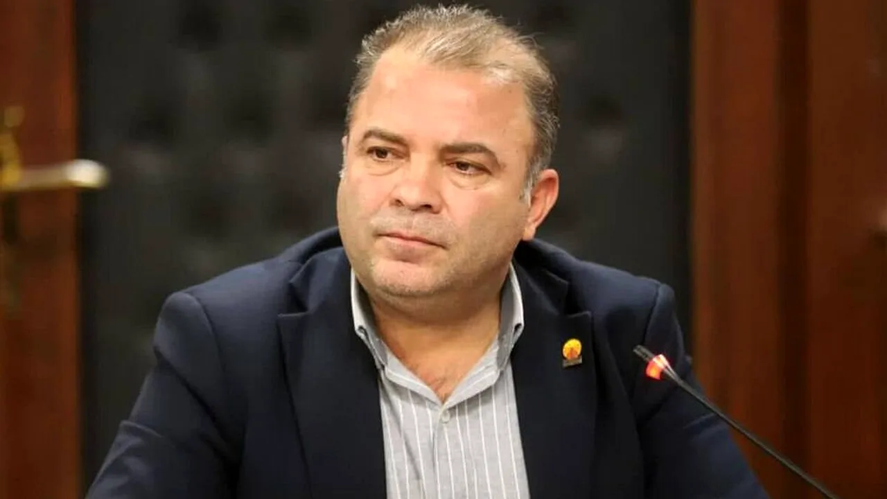 برنامه ترخیص هزاران خودرو وارداتی از قصرشیرین