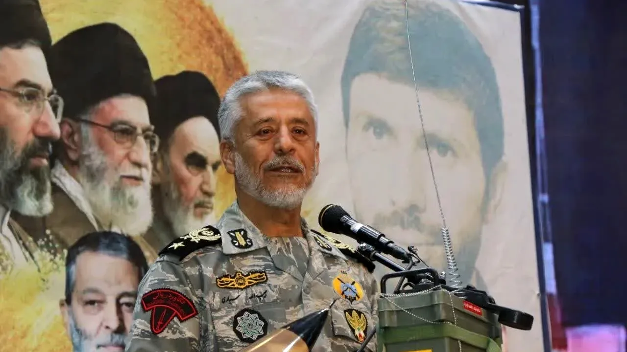 ارتش: ایستادگی مردم مانع فروپاشی ایران شد