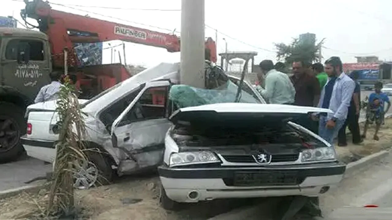 واژگونی پژو در پیشوا دو کشته برجای گذاشت