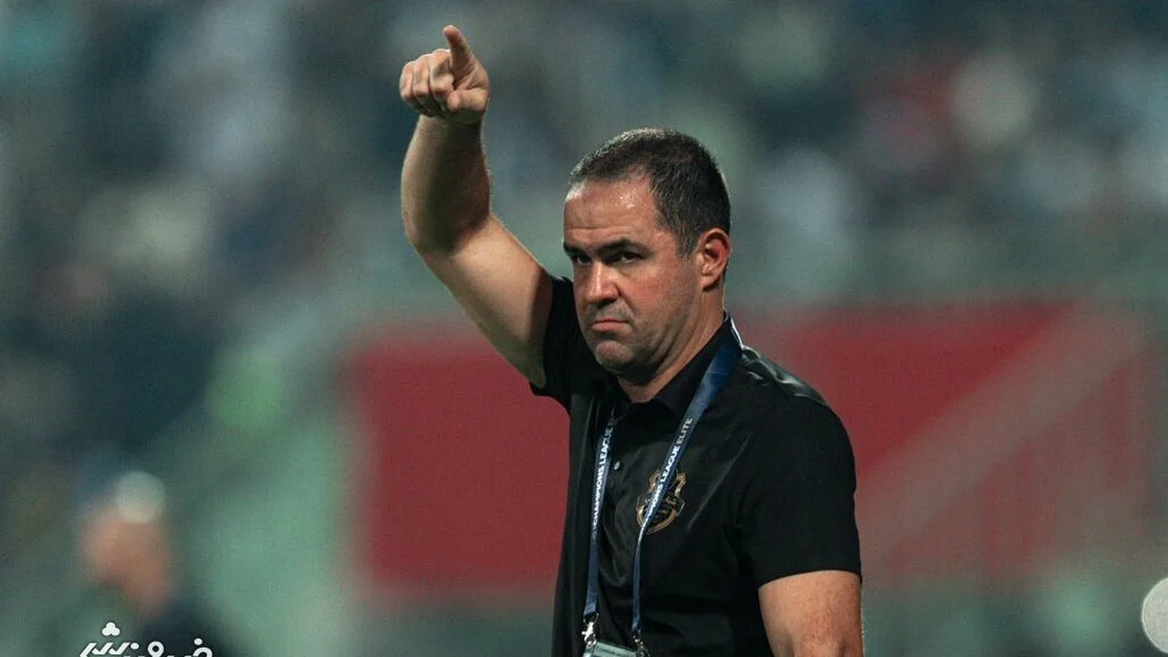 سرمربی شبابالاهلی: تعویضها کلید برتری مقابل استقلال بودند