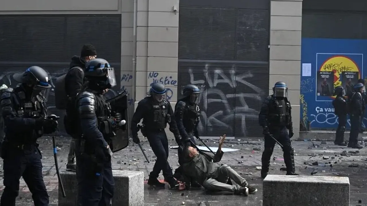 فرانسه در تنش؛ بازگشت جلیقهزردها و تهدید محدودیت شبکههای اجتماعی