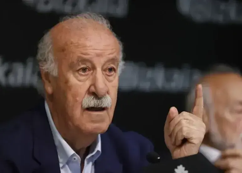 دلبوسکه: مسی بهترین بازیکن تاریخ فوتبال است