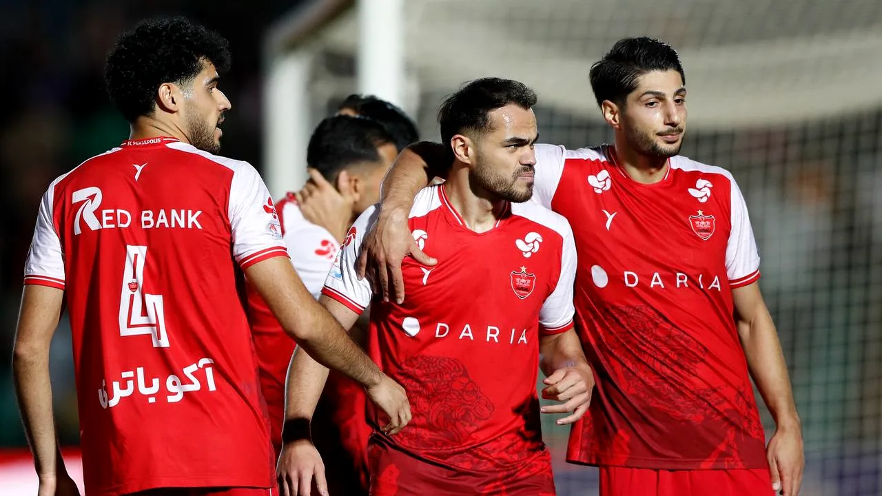 پرسپولیس در آستانه نبرد با نساجی؛ سه ستاره در هاله ابهام