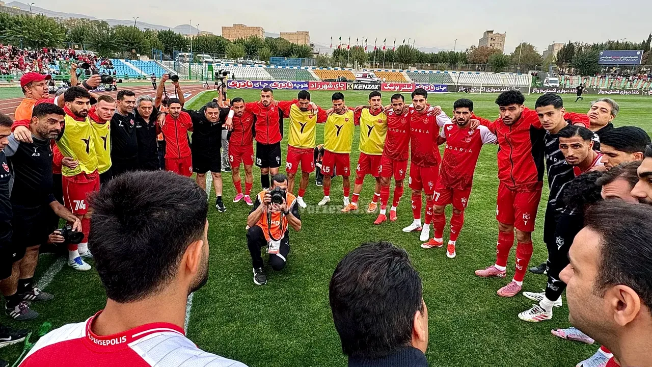 فولاد با غلبه بر پرسپولیس، شگفتیساز لیگ برتر شد