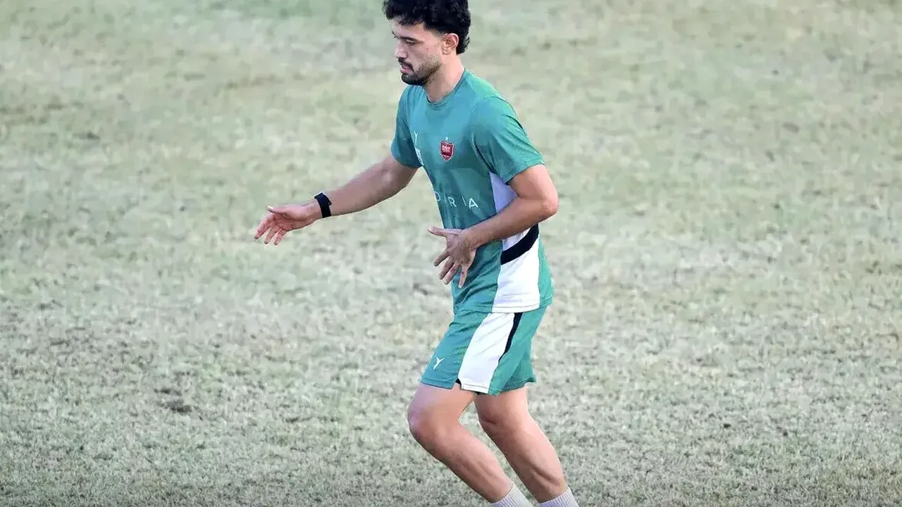 اعتماد پرسپولیس به زوج جوان در خط دفاع برابر نساجی