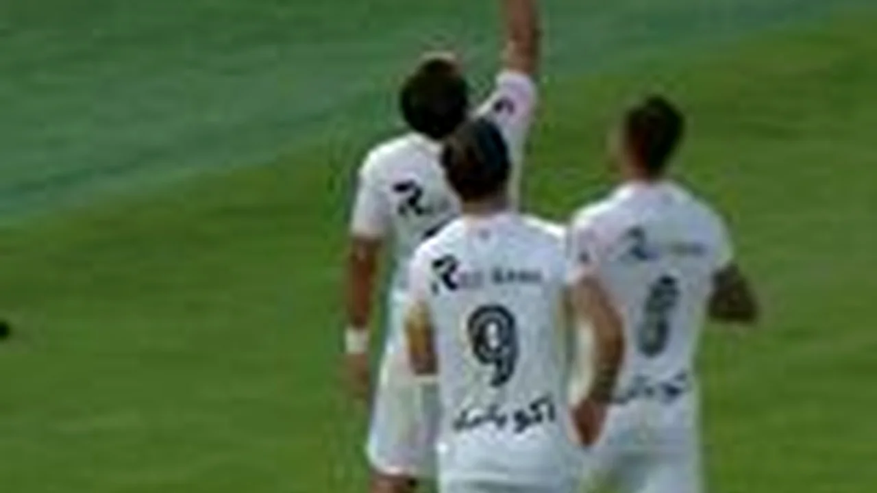 گل دوم پرسپولیس با پاس دیدنی محبی؛ راز شوت عیدی که هواداران را به وجد آورد!