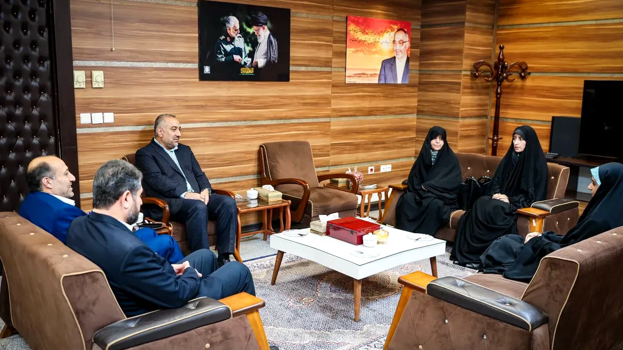 رتبه ۲۸ کنکور ریاضی برای دختر شهید اوین؛ جزئیاتی که رئیس سازمان زندانها در دیدار صمیمی فاش کرد