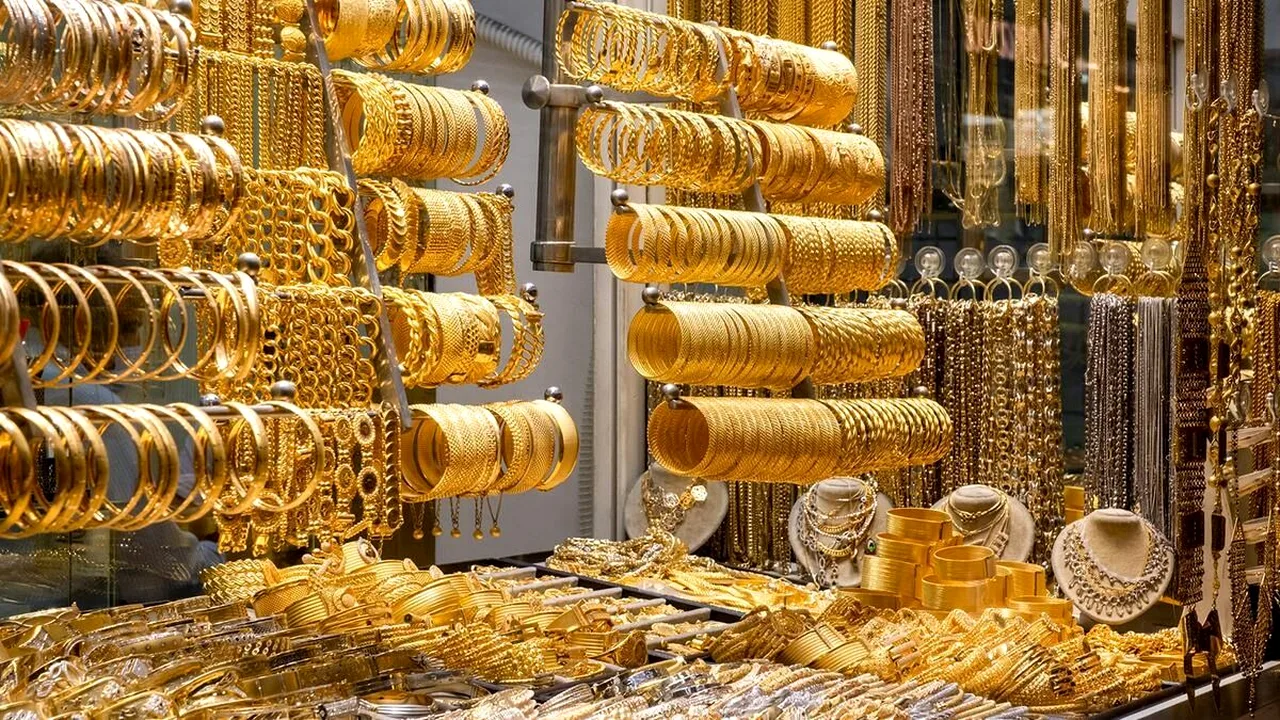 نوسان قیمت طلا و سکه در بازار امروز سهشنبه
