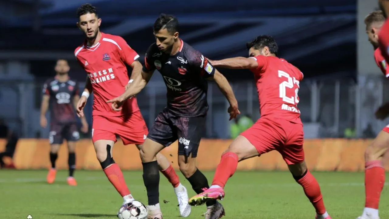 نساجی و پرسپولیس در قائمشهر؛ نبرد حساس هفته یازدهم