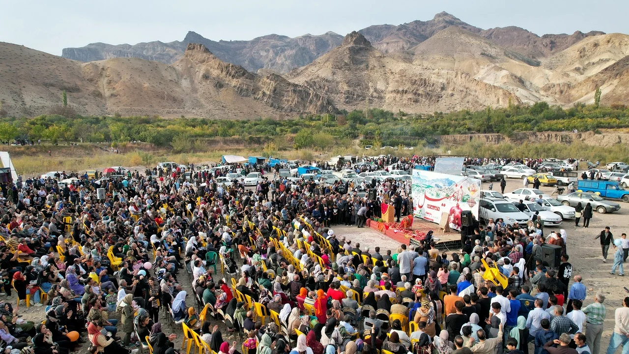 پشت پرده سومین رویداد انار نمهیل؛ راز موفقیت یک جشنواره محلی که گردشگران را شگفتزده کرده است