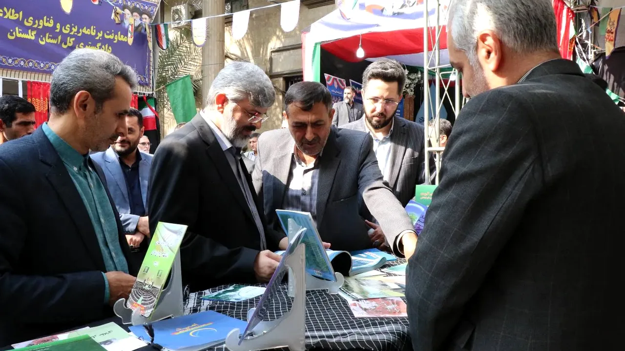 گشایش نمایشگاه «روایت دادگستر» در گرگان با حضور رئیس کل دادگستری