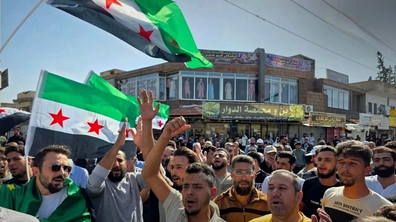 اعتراض سراسری سوریها به حملات اسرائیل در جنوب