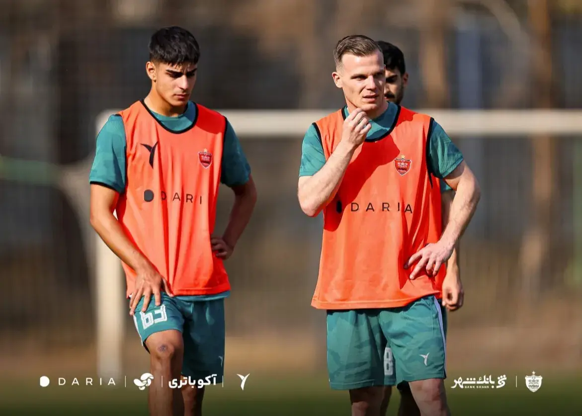 دنیل گرا، مدافع مجارستانی پرسپولیس، به تمرینات بازگشت