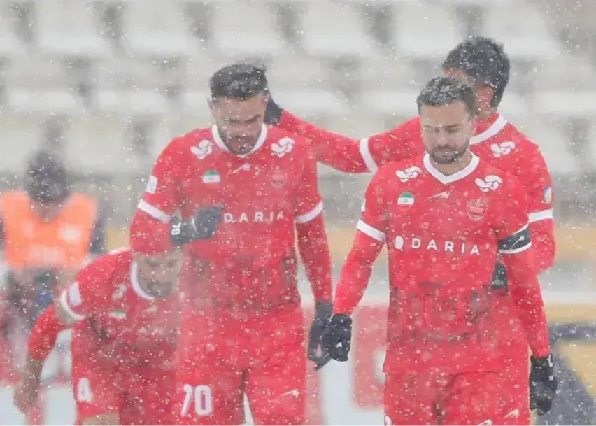 درخشش دوباره ستارگان ازبک پرسپولیس در برف ورزشگاه