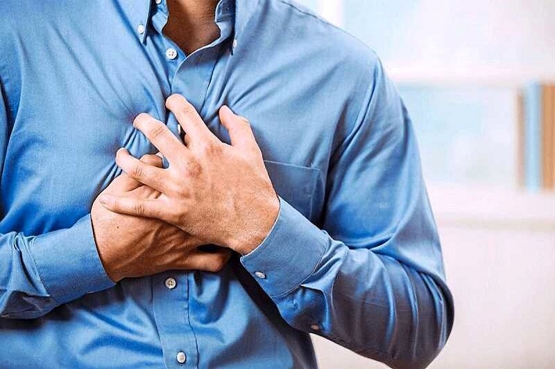 علائم سکته قلبی؛ ۱۰ نشانه هشداردهنده که نباید نادیده بگیرید