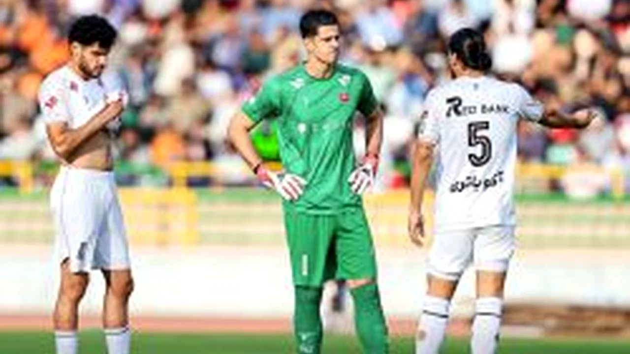 راز کلینشیت صدم؛ دروازهبان پرسپولیس چگونه تاریخساز شد؟