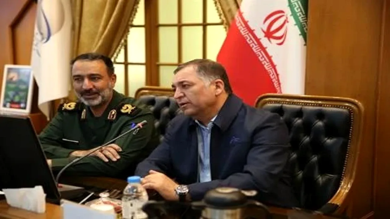 تجلیل فرمانده سپاه روحالله از تلاشگران عرصه اقتصاد در شازند