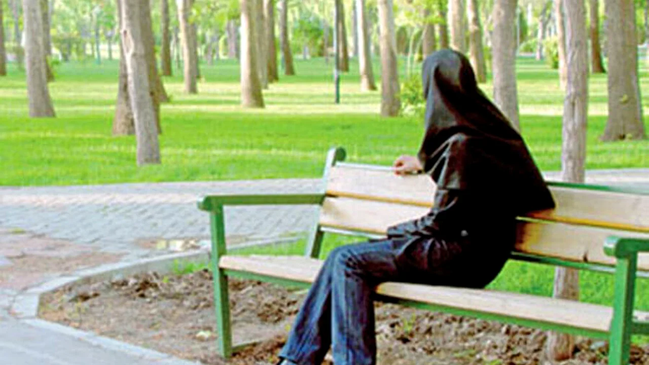 راز سکوت ۵۰۰ هزار زن بالای ۴۰ سال؛ چرا مردان همسن آنها را نمیخواهند؟