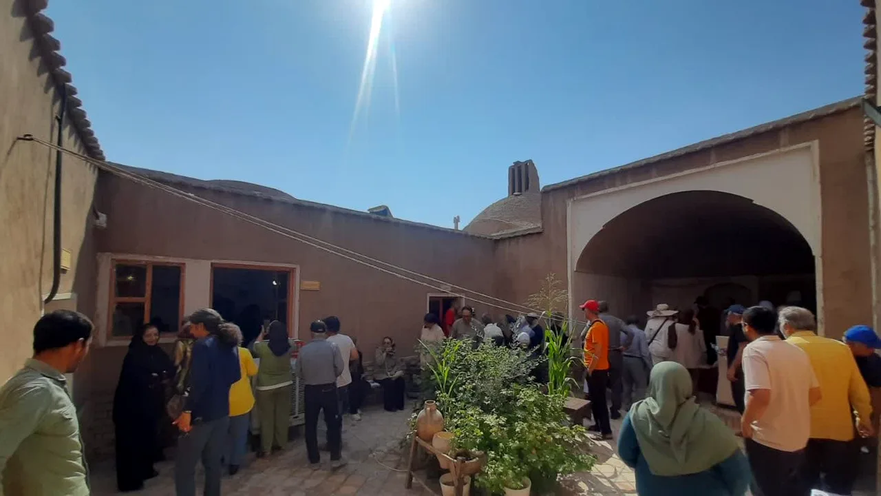 میزبانی خوسف از کاروان ۳۰ کمپرسوار گردشگر