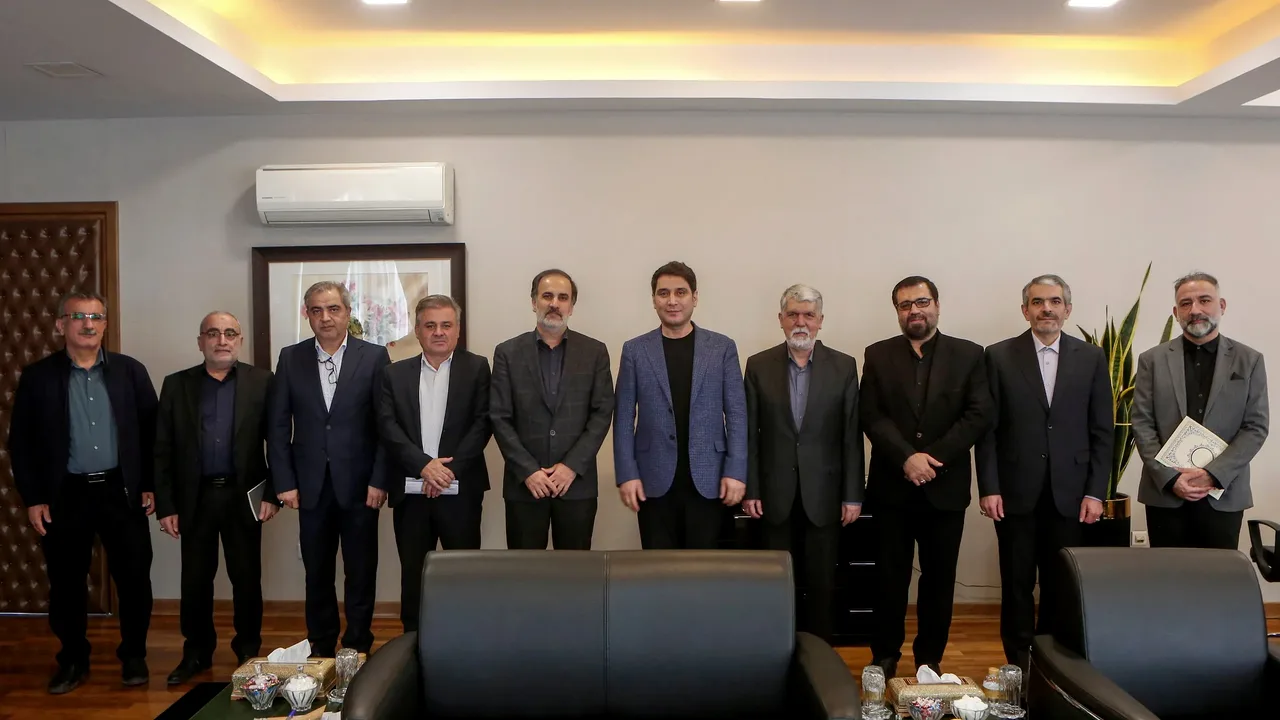 امضای توافقنامه برگزاری جشنواره تئاتر خیابانی مریوان