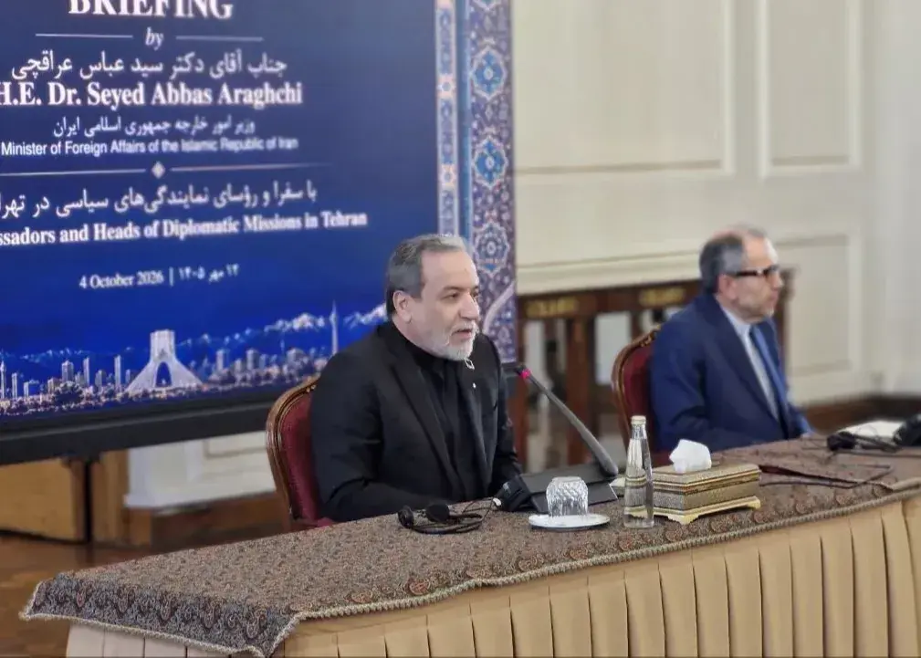 عراقچی: ایران در برابر تهدیدات نظامی پاسخ قاطعی خواهد داد