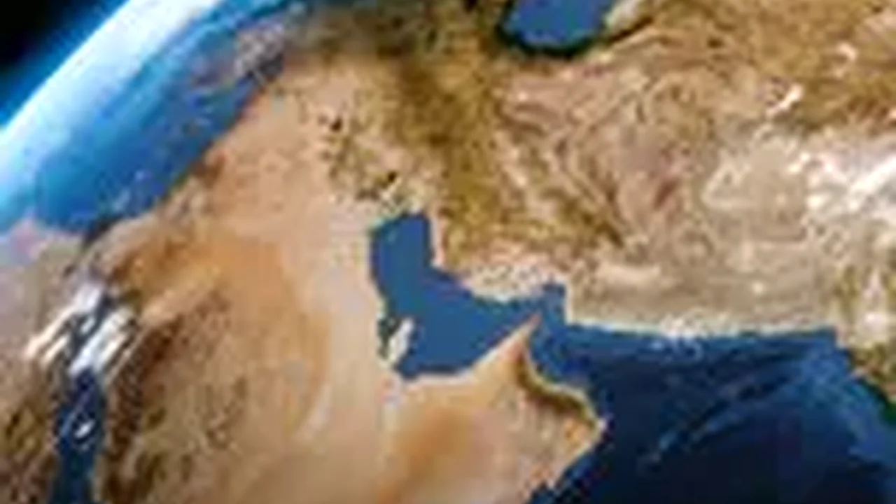فهرست جدید متخلفان تنگه هرمز؛ رازی که پشت ۱۲۲ شناور پنهان شده است!
