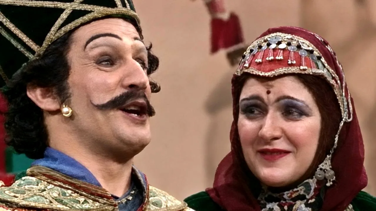 گلاب آدینه؛ از سلطان و شبان تا بامداد خمار