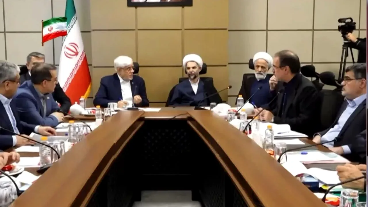 بررسی چالشهای دادگاههای صلح و پزشکی قانونی در نشست مشترک قوا