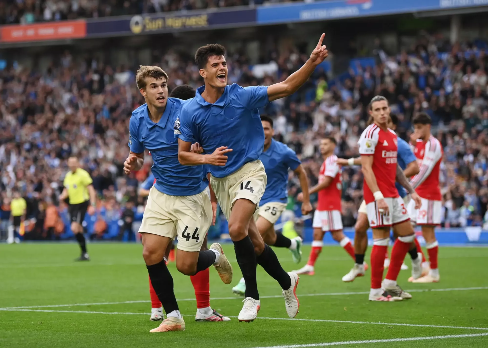 برایتون با پیروزی قاطع 3-0 آرسنال را تحقیر کرد