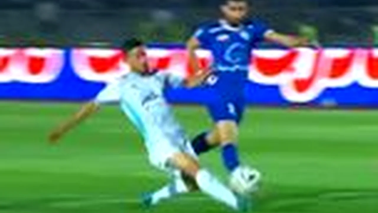 تصمیم عجیب داور در شب جنجالی استقلال؛ VAR همه چیز را تغییر داد!