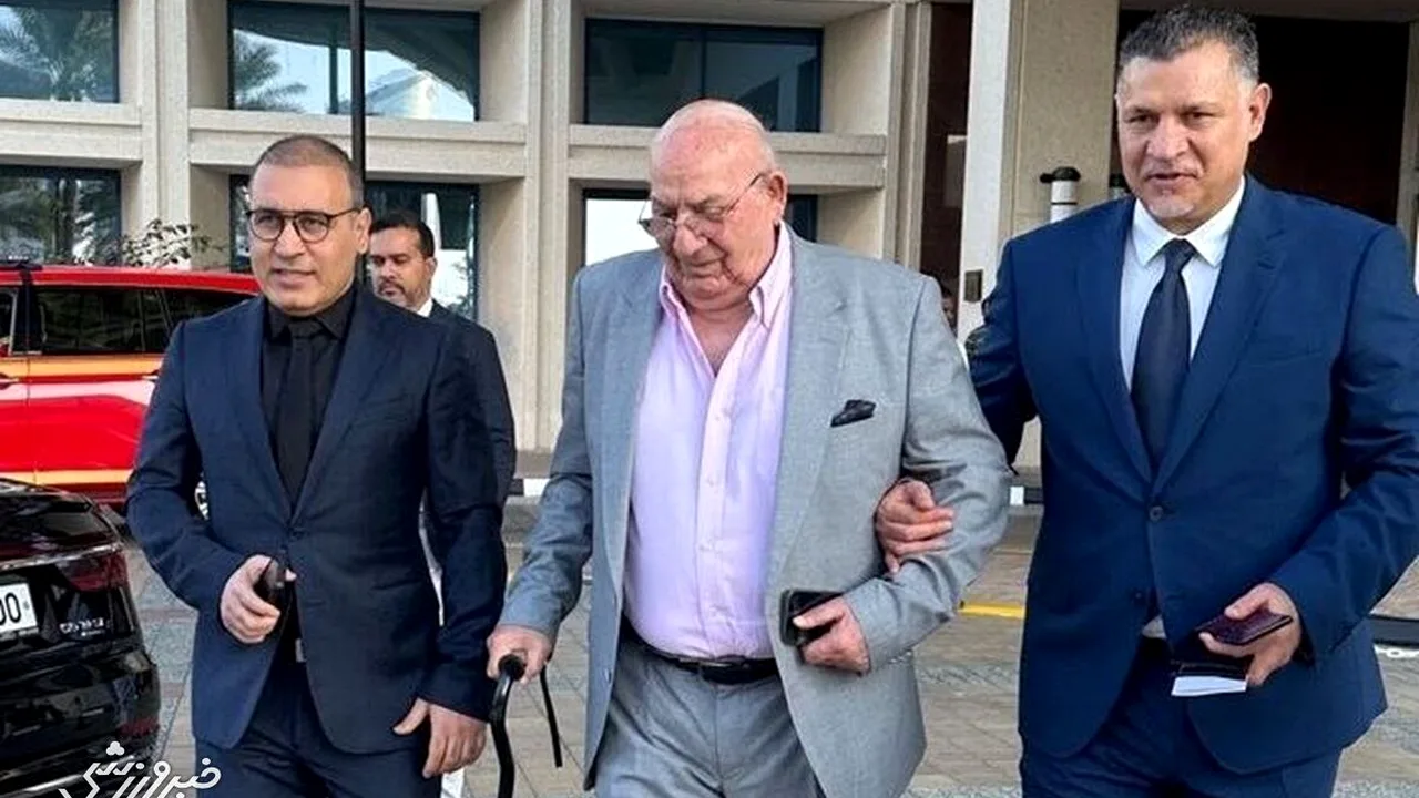 حشمت مهاجرانی در سوگ برادرش نشست