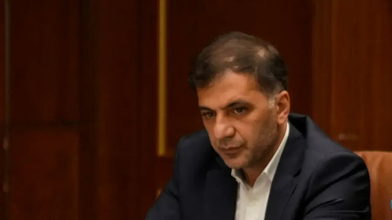 پرواز مستقیم تراکتور به دبی؛ حل مشکل سفر تیم
