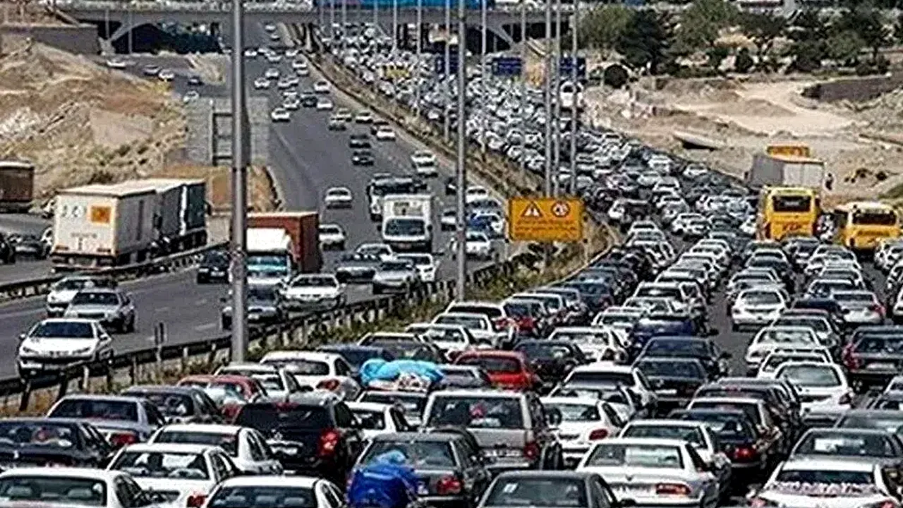 ترافیک نیمهسنگین در محورهای منتهی به تهران