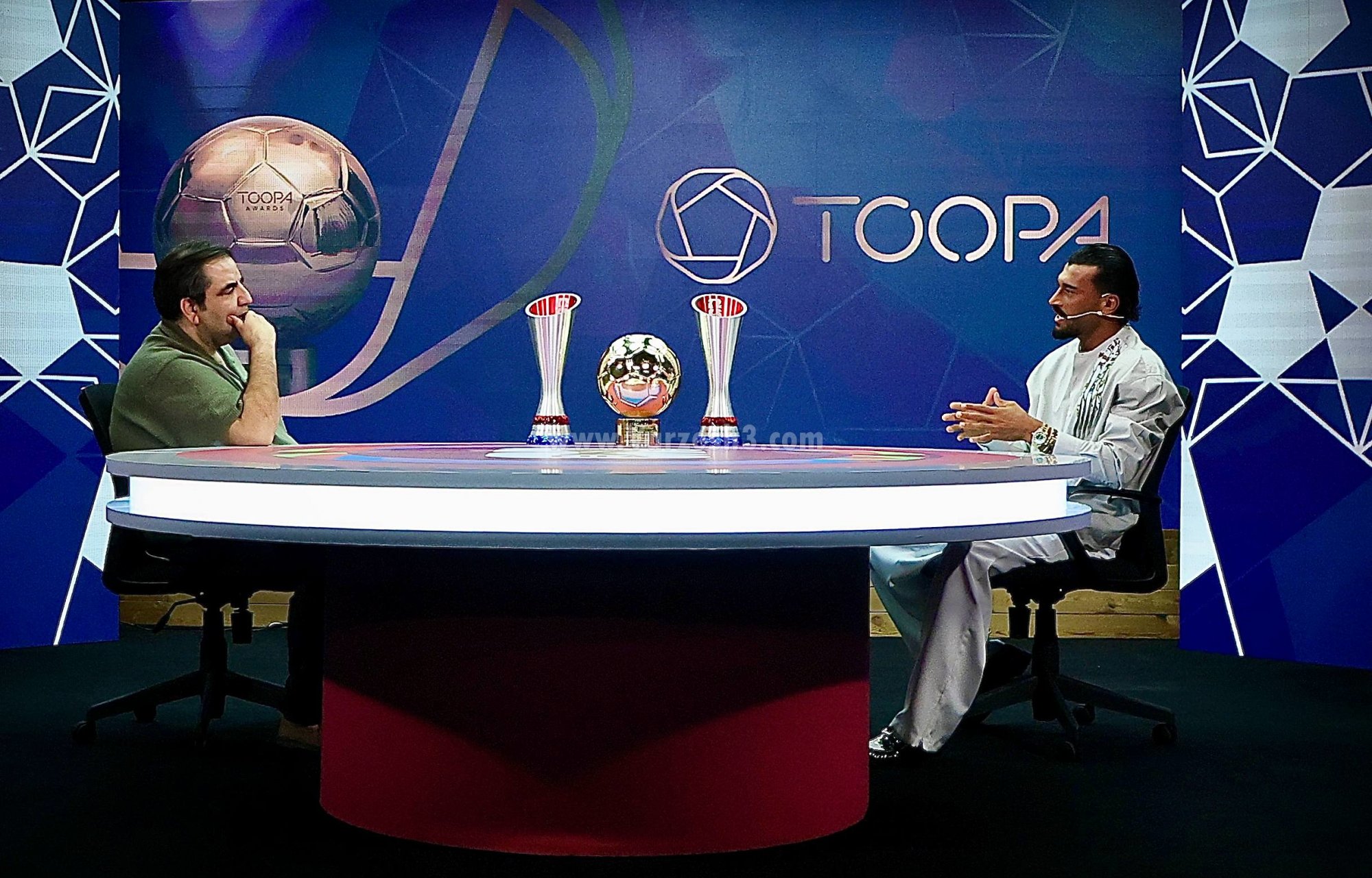 2512398