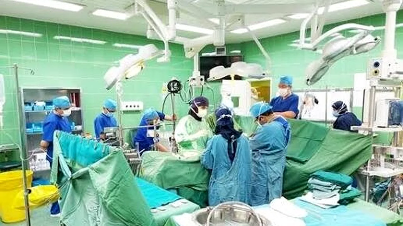 جراحی پیچیده در دهدشت؛ توانمندی پزشکان ایرانی در مناطق محروم
