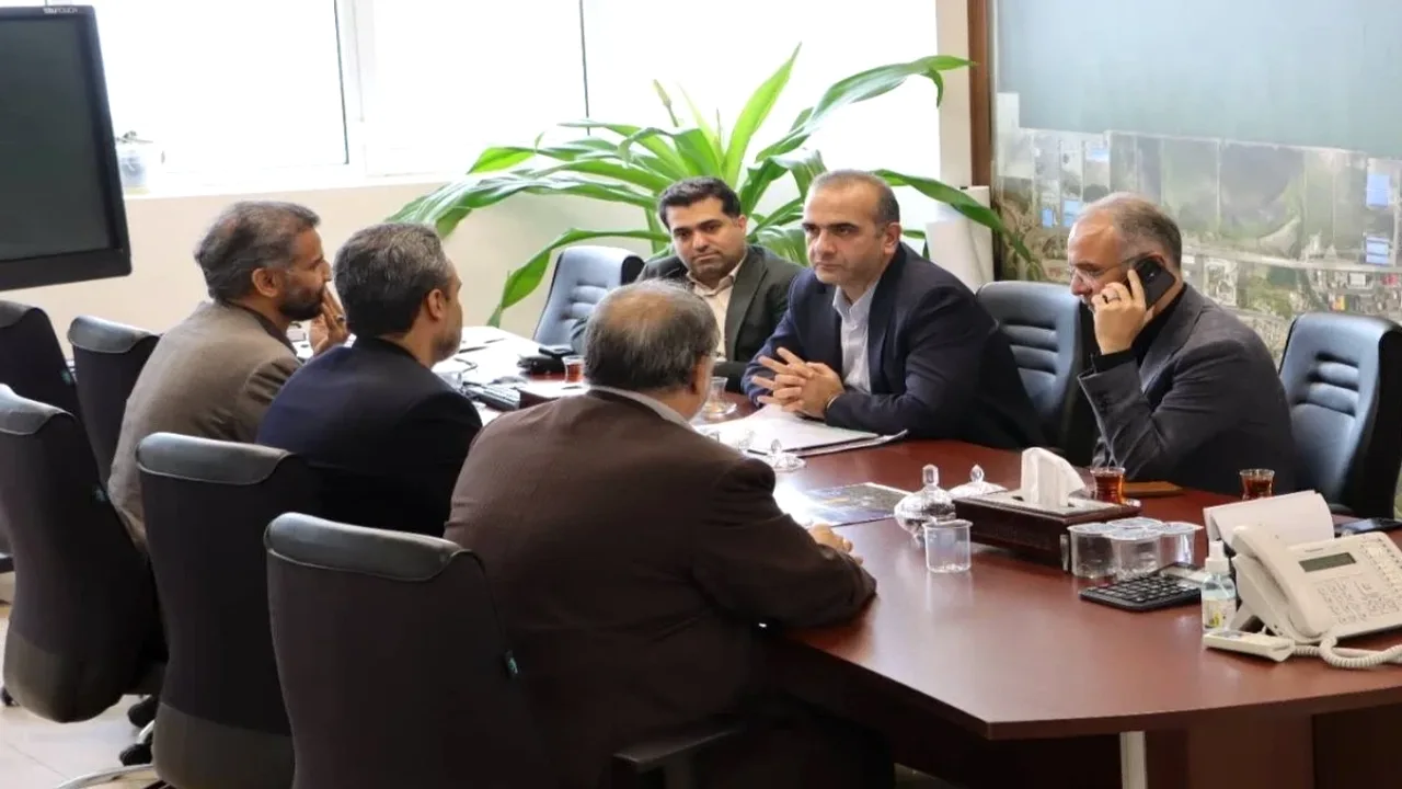 رایزنی برای تسریع توسعه فرودگاه سردار جنگل رشت