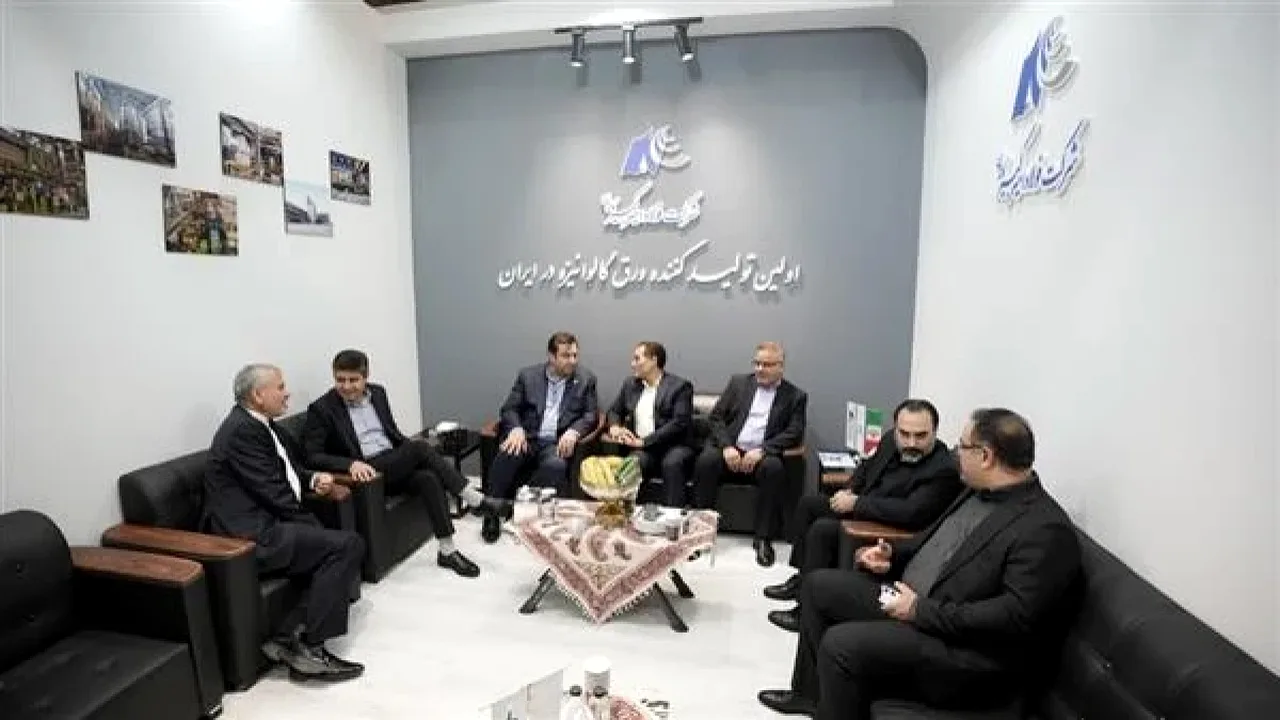 بازدید مدیران شستان از غرفه فولاد امیرکبیر در نمایشگاه اصفهان