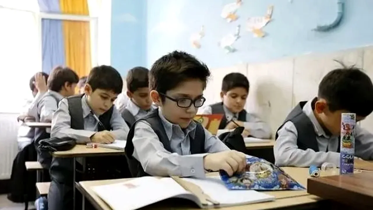 رد شایعه تعطیلی مدارس؛ تصمیمگیری منطقهای برای کلاسها