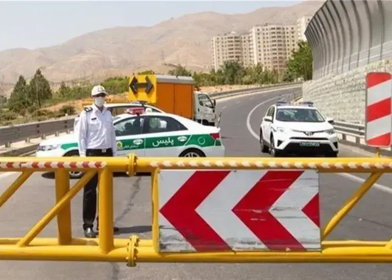 آزادراه تهران-شمال و جاده چالوس به دلیل ترافیک یکطرفه شدند